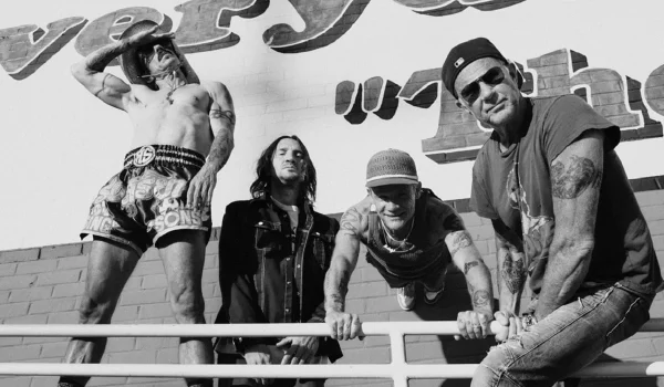 Red Hot Chili Peppers estrena nueva canción: «Poster Child»
