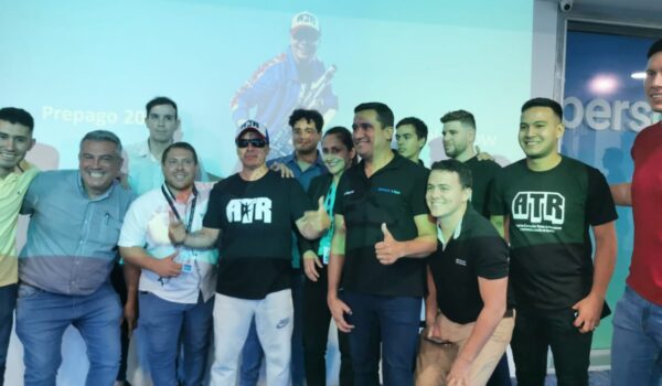 ¡PABLITO LESCANO Y EL EQUIPO COMERCIAL DE PERSONAL COMPARTIERON LA TARDE EN EL EVENTO DE LANZAMIENTO DE LA NUEVA OFERTA PARA SUS CLIENTES PREPAGO!