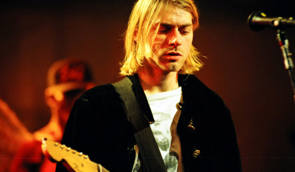 Nirvana: Venden guitarra destruida por Kurt Cobain en casi 10 veces más del precio original