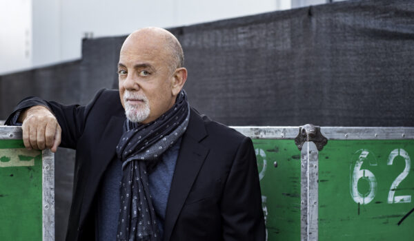 BILLY JOEL  presenta su primer single en décadas “TURN THE LIGHTS BACK ON”