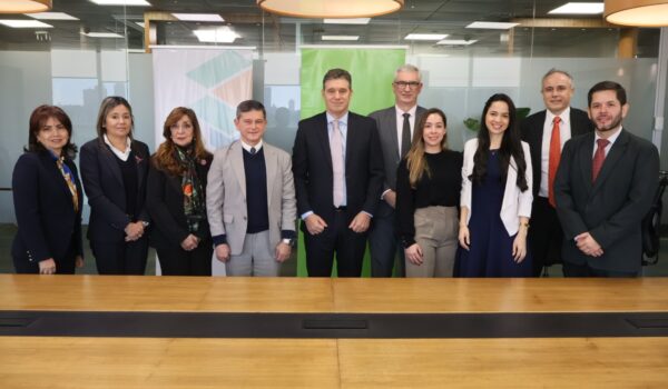 Banco GNB y la Caja de Jubilados Bancarios firman convenio para digitalizar el trámite de Fe de Vida